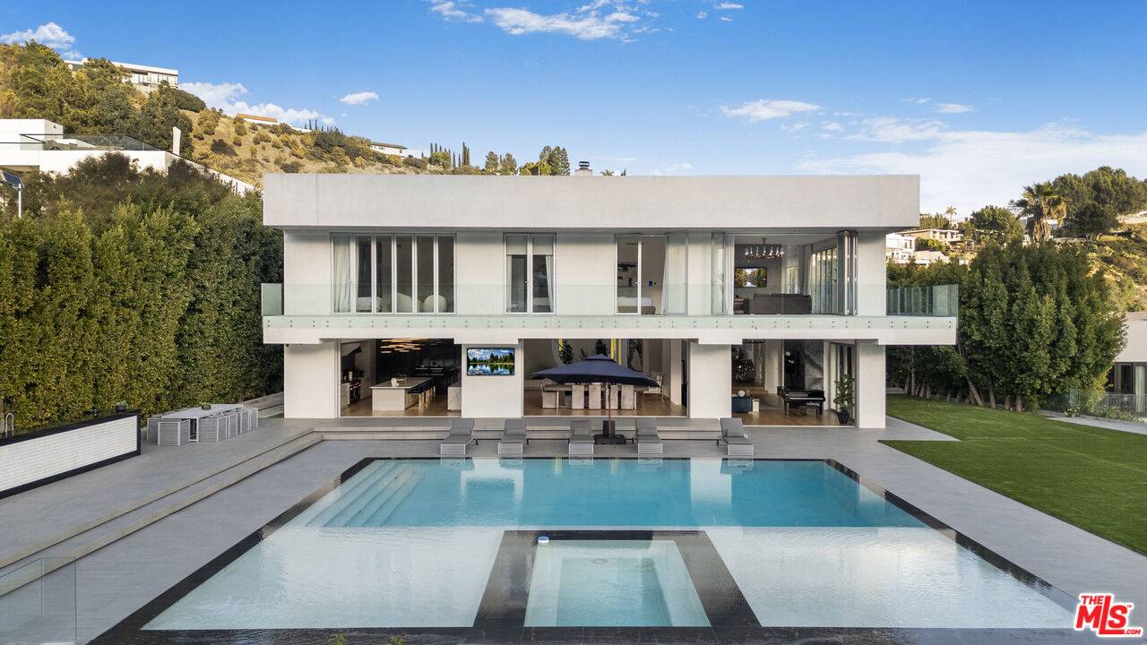 1965   Mount Olympus Dr 5BR Hollywood Hills East La