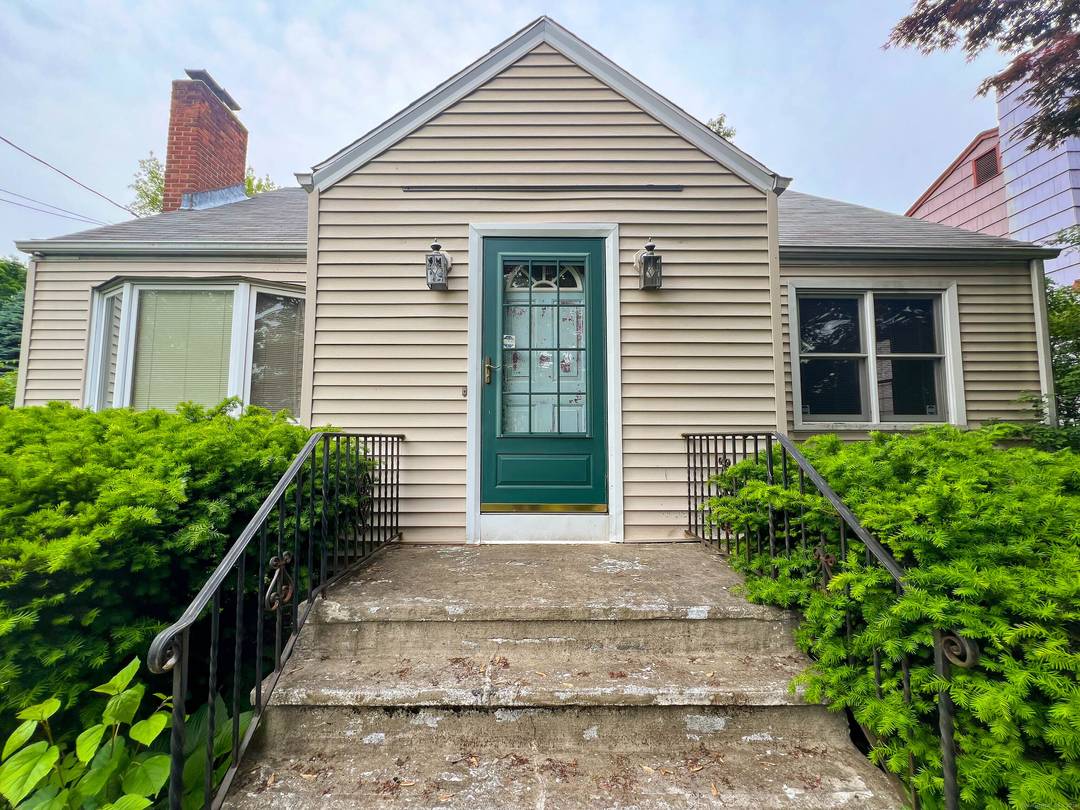 Welcome to this spacious four bedroom, one bathroom, single family situated in the desirable North End of Bridgeport.