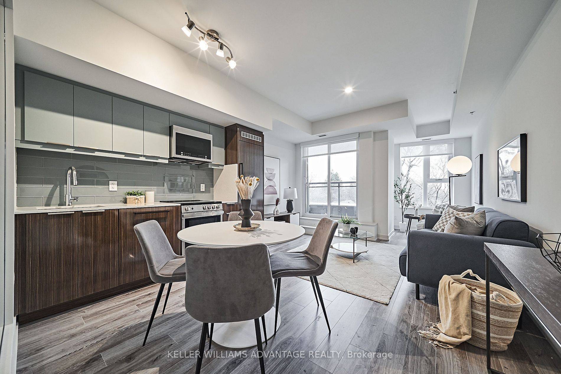 Free maintenance for a year or equivalent cash on closing Brand new 1 bed den South facing unit situated atop prestigious Scarborough Bluffs, providing the perfect WFH space.
