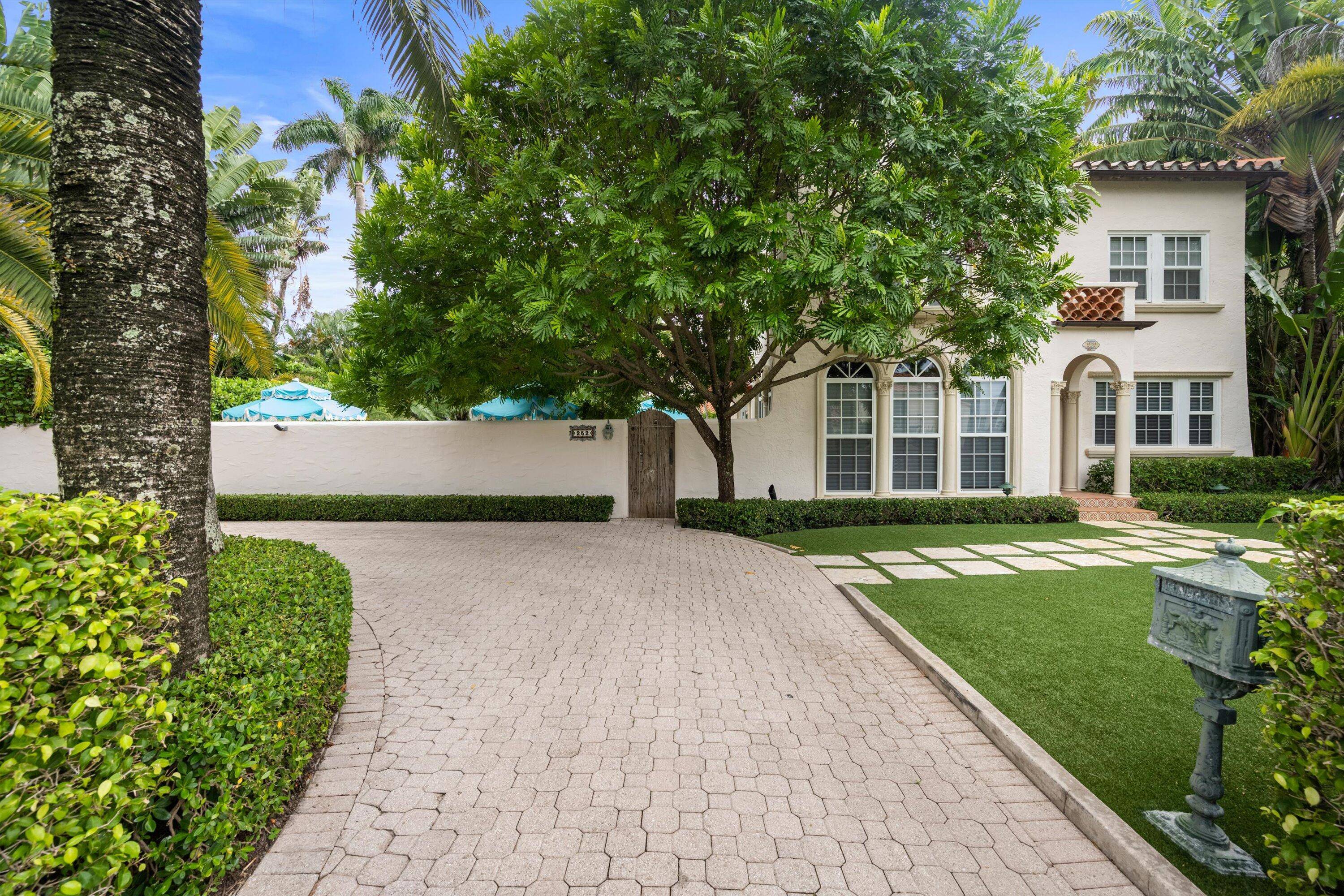 This elegantly casual in town 3BR 3.