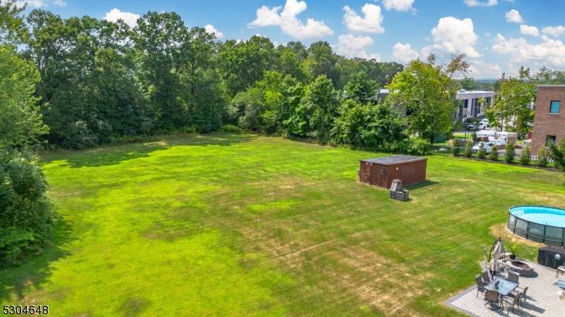 Calling all Builders ! This expansive plot is 1.