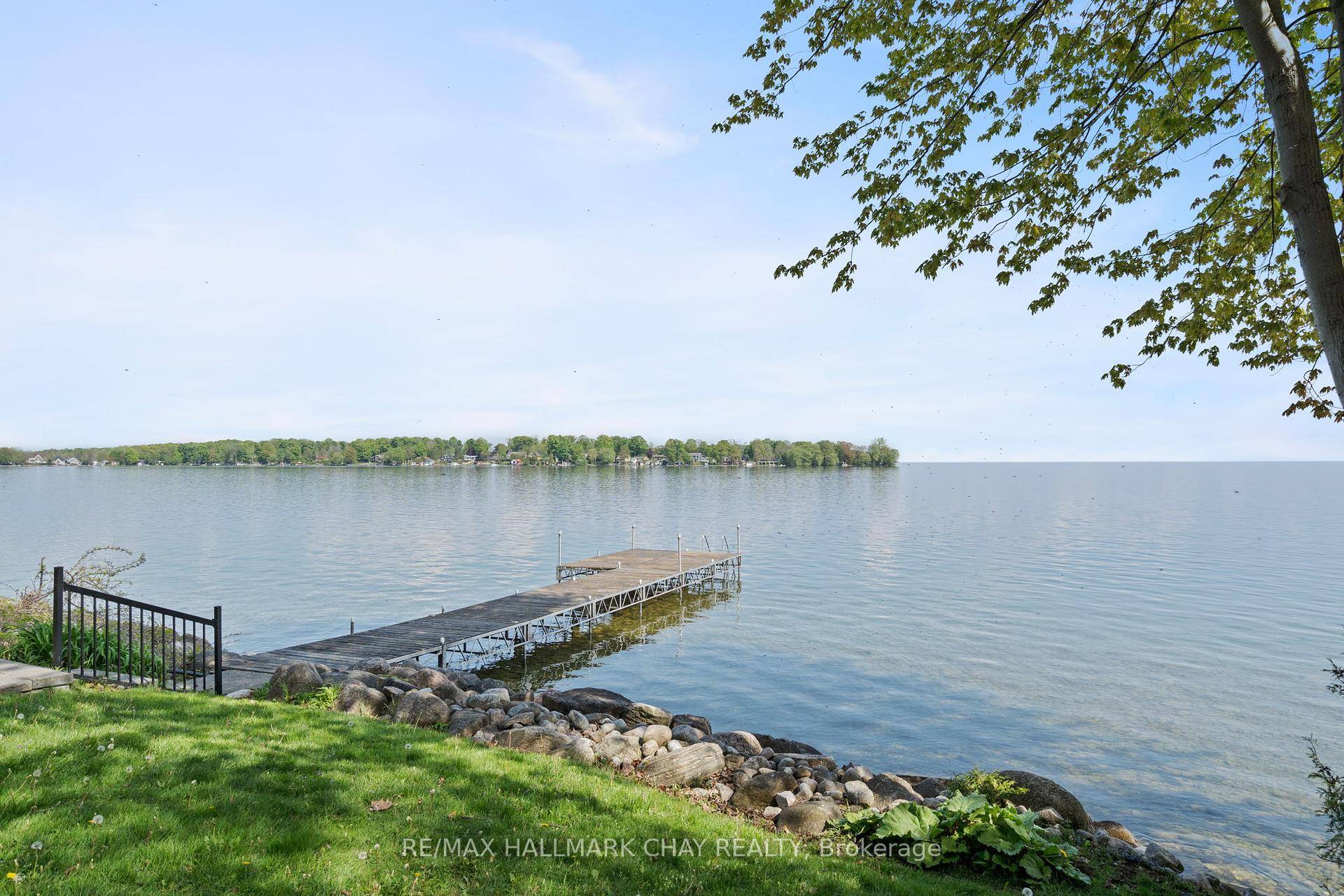 Welcome to this rarely offered, beautifully upgraded end unit waterfront townhouse condo a perfect retreat for professionals, young couples, downsizers, or those seeking a peaceful getaway.