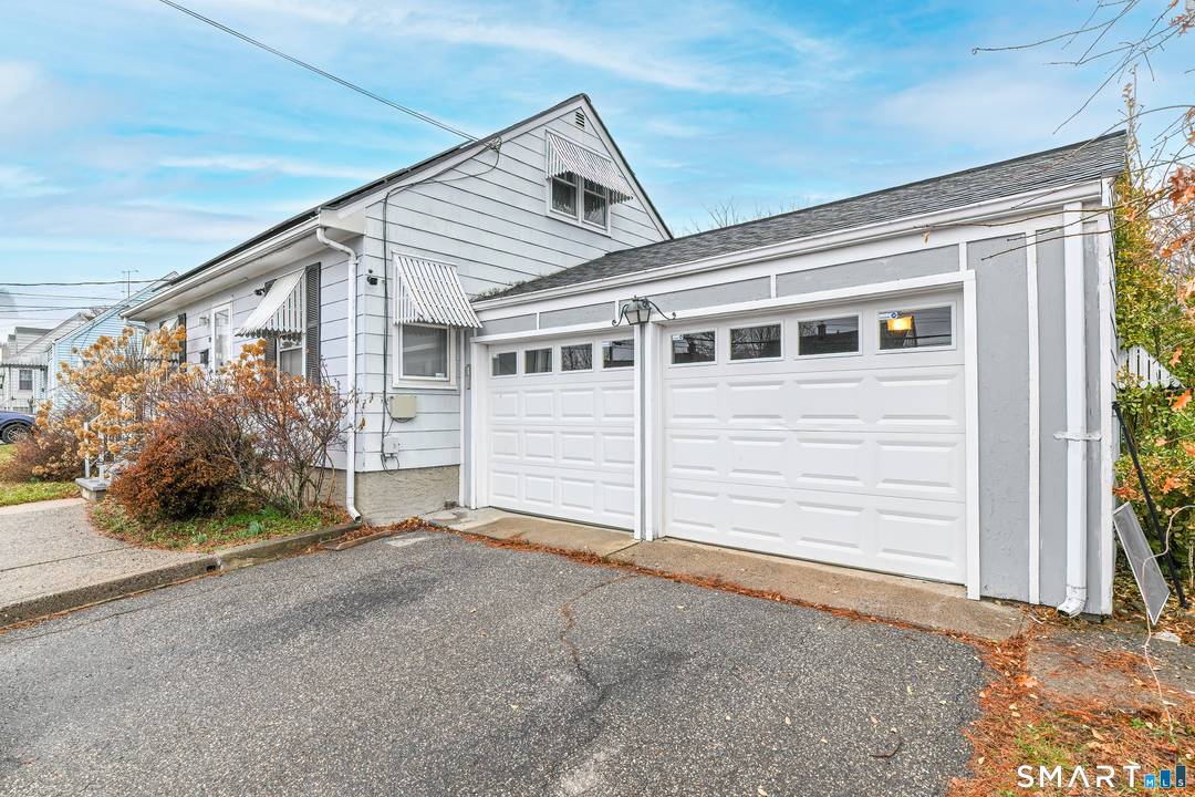 Welcome to 74 Hollywood Avenue, located in Bridgeport's desirable North End neighborhood.