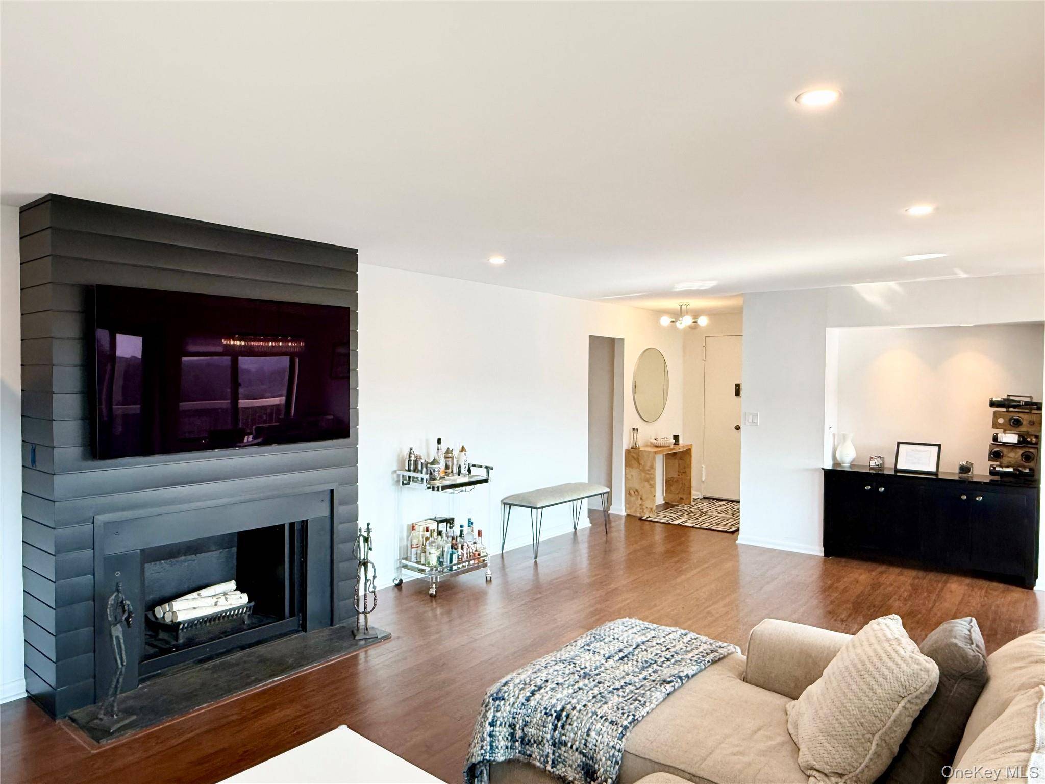 This stunning 2 bedroom 2 bathroom penthouse corner unit offers spectacular pool views and is the perfect blend of style and comfort.