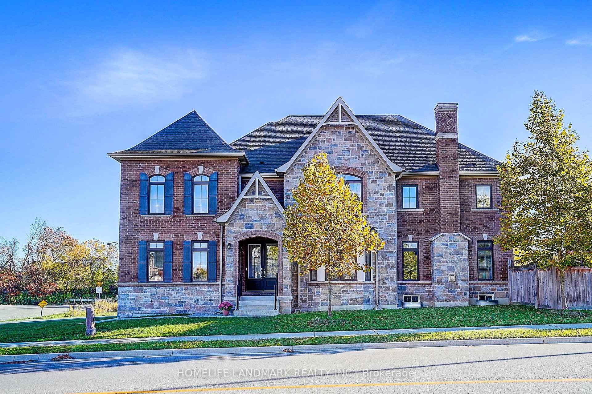 Magnificent 8 Yr 3310 Sqf Double Garage Detached Home W 4 Bedrooms In Highly Sought After Sharon Village !