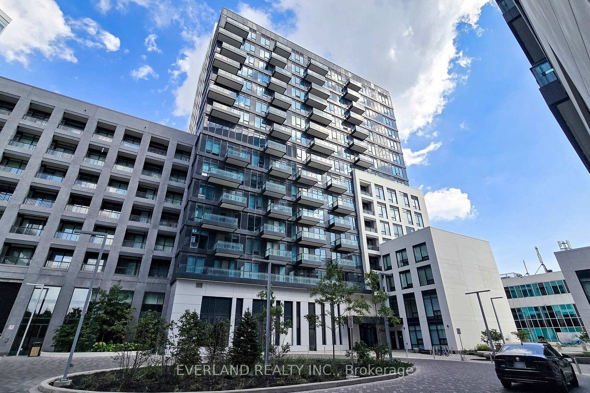 Luxury Condo in Prime Richmond Hill Location.