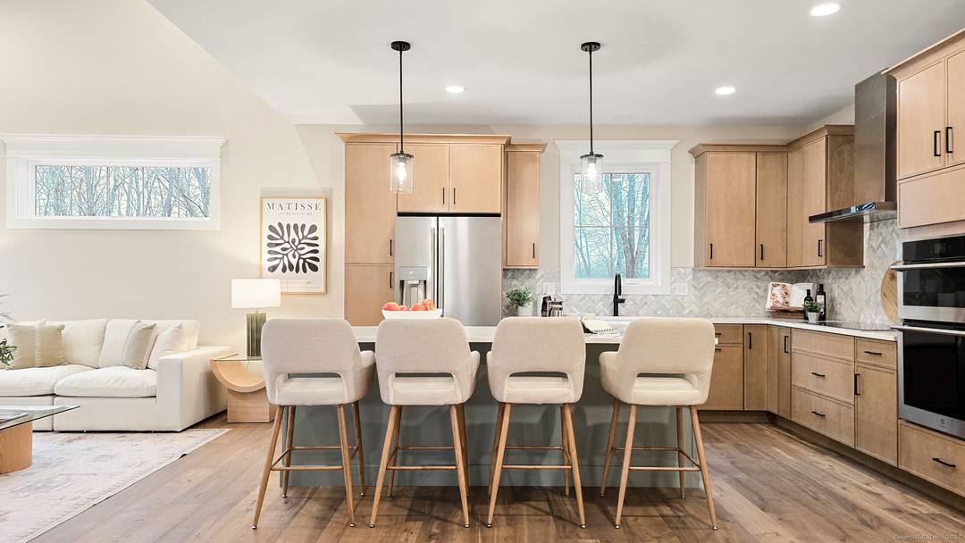 THE LINCOLN Luxury one level living !