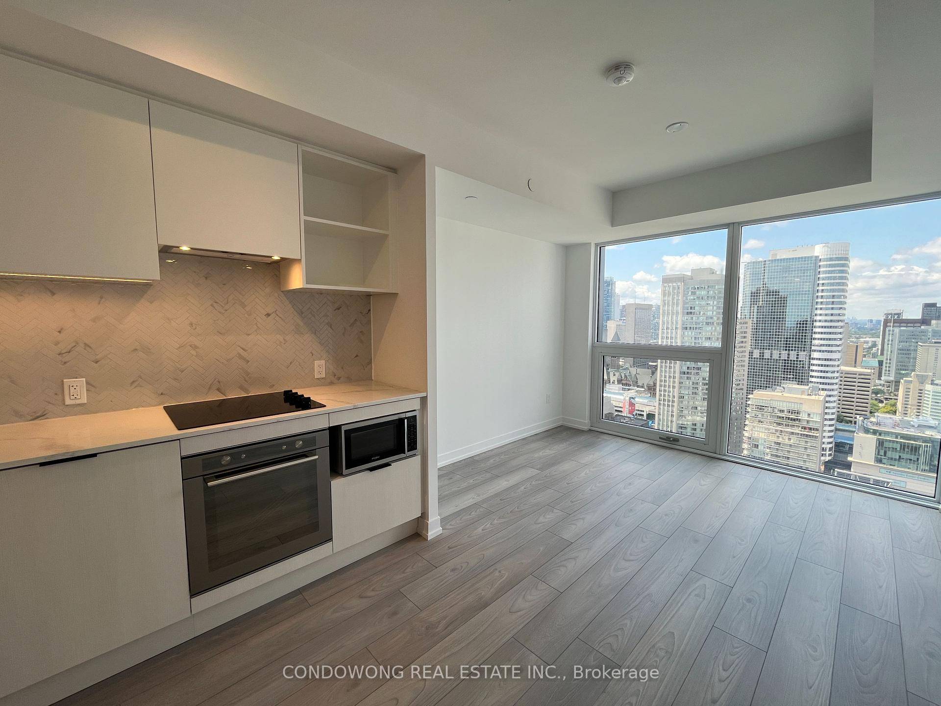 Immerse Yourself in Urban Charm at Centre Court's Condominium, This Stylish Studio Suite which Offers a Perfect Blend of Comfort and Convenience in Toronto.