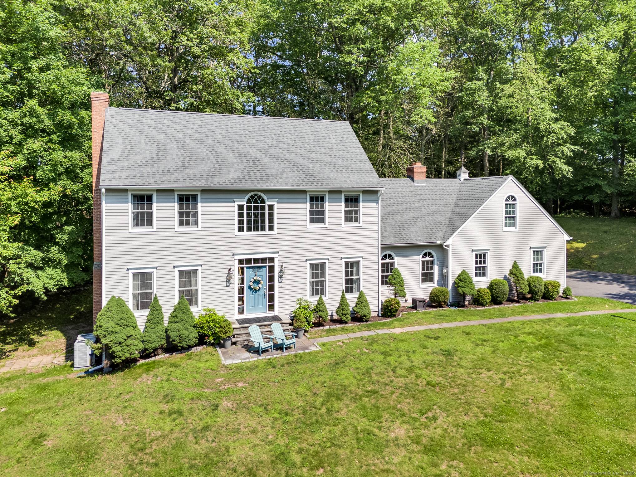 Charming, four 4 bedroom center hall colonial situated at the end of a private cul de sac in the lovely bucolic Blue Hills section of North Haven minutes from Sleeping ...