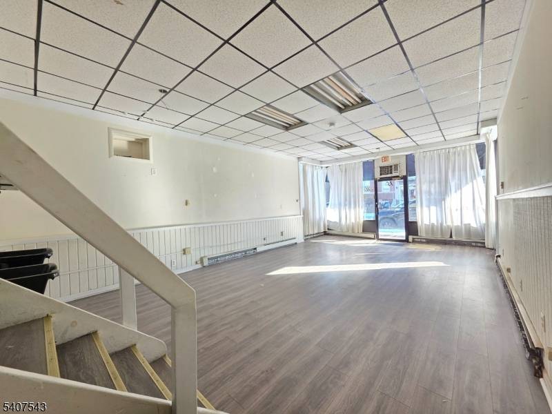 E Price St Linden City New Jersey Multi-Story