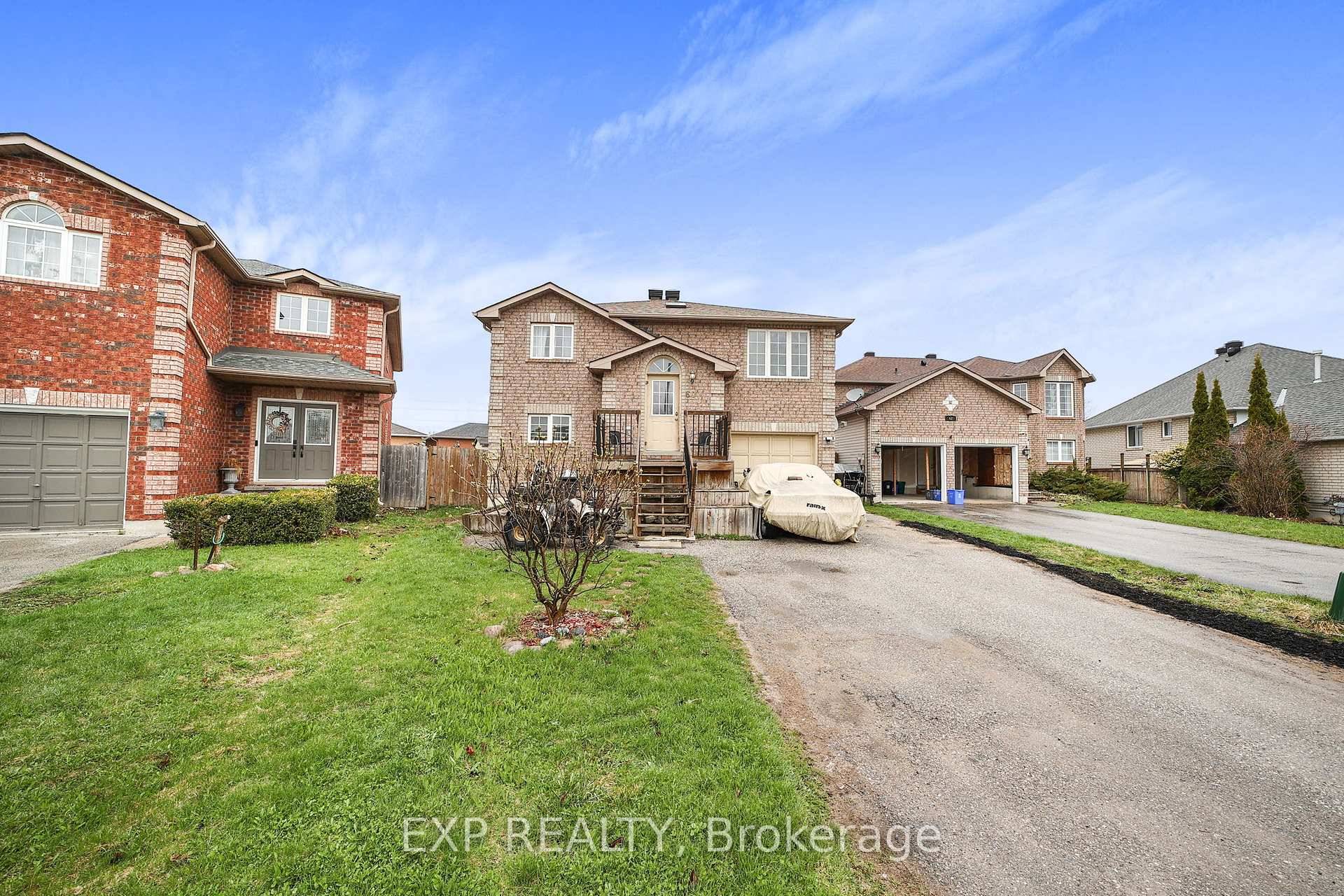 INVESTMENT OPPORTUNITY ! Welcome to this 3 1 bedroom, 2 bathroom raised bungalow situated on a serene crescent.