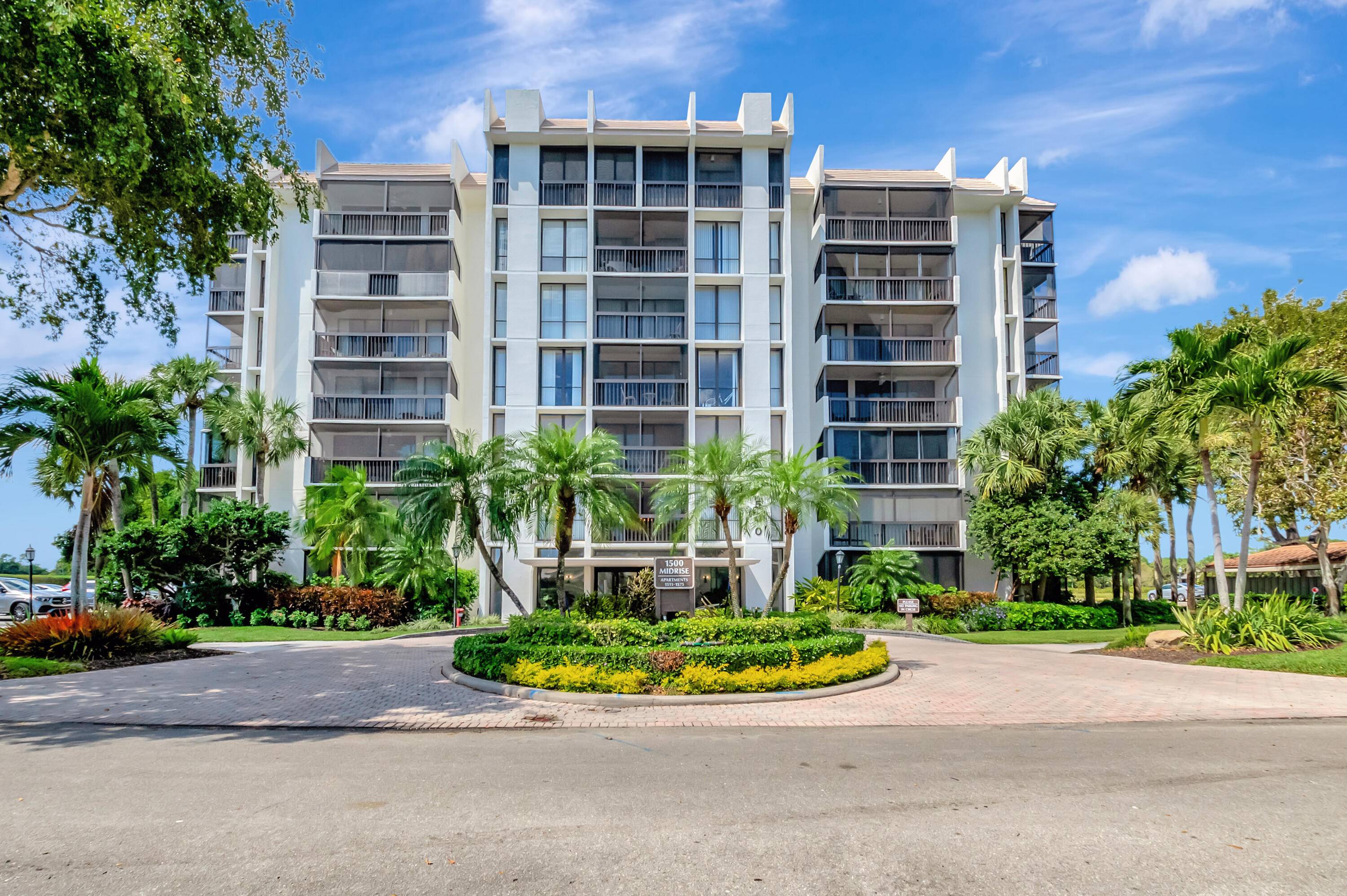 Move Right In ! Renovated, furnished and turnkey Bridgewood 2nd floor unit with lake and pool views.