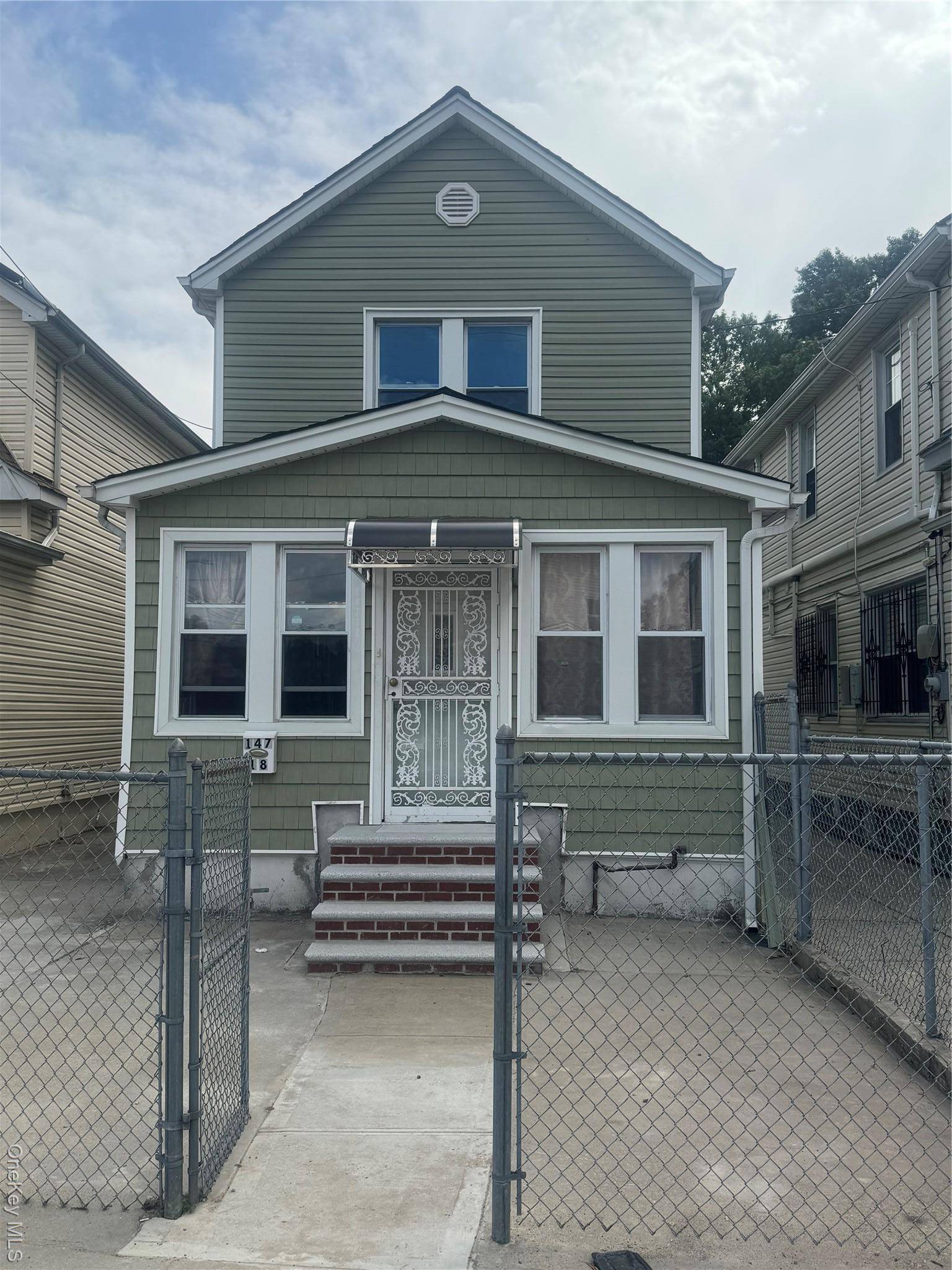 Beautiful Single Family residence in a desirable neighborhood.