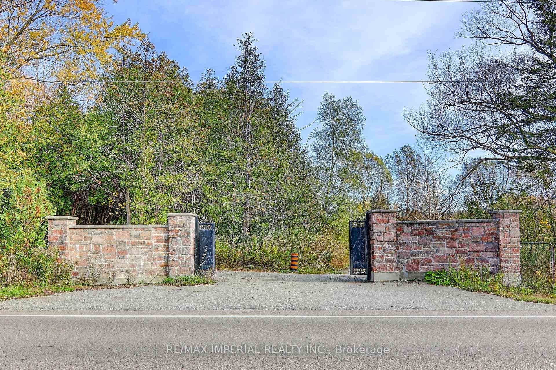 55. 15 Acre Private Retreat, Family Compound, Total Living Space of 10500 SF 6888 Sf At Main amp ; Second Floor.