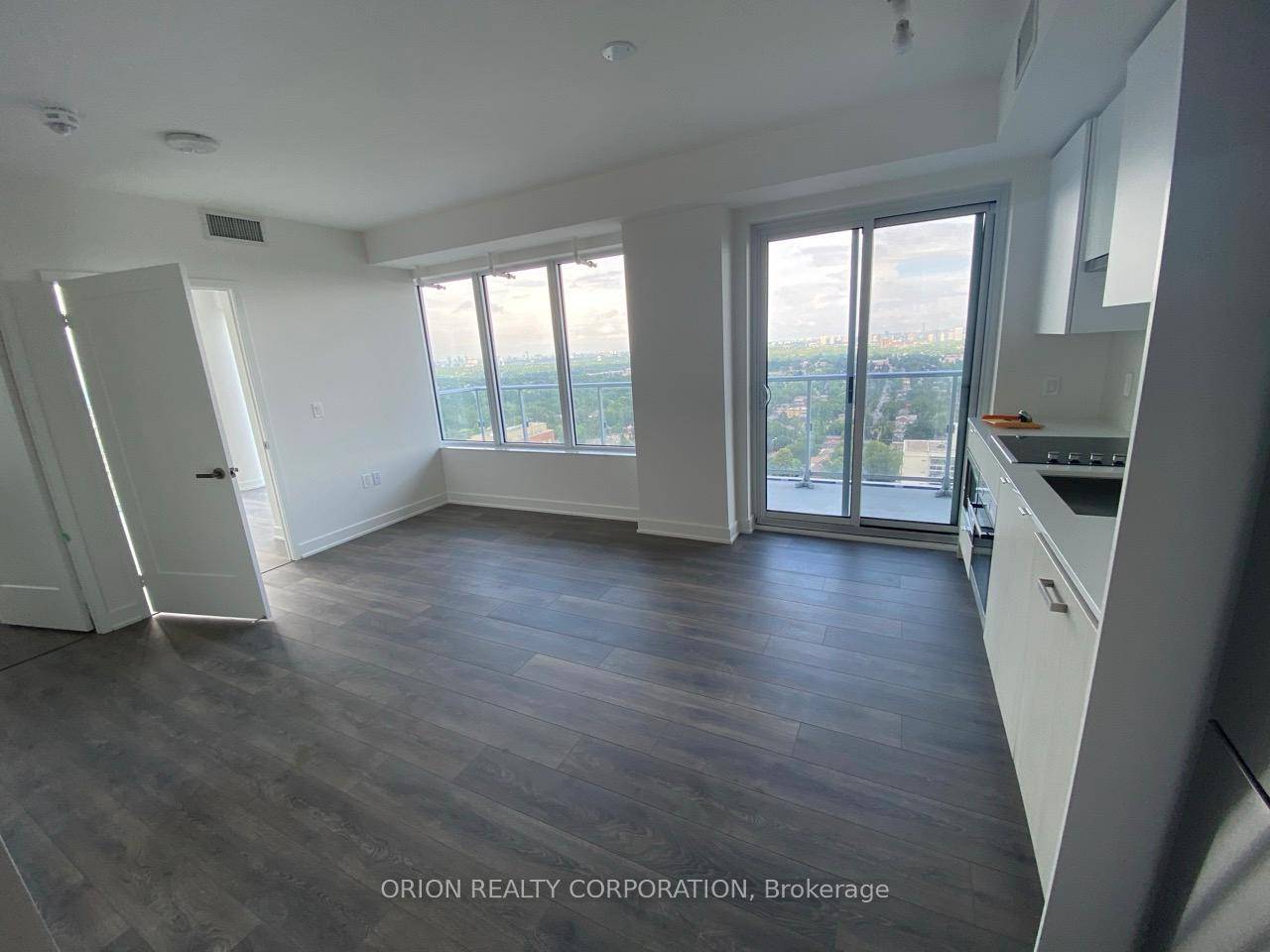City Lights on Broadway Stunning 2 Bed 2 Bath Corner Unit Midtown Toronto Location !