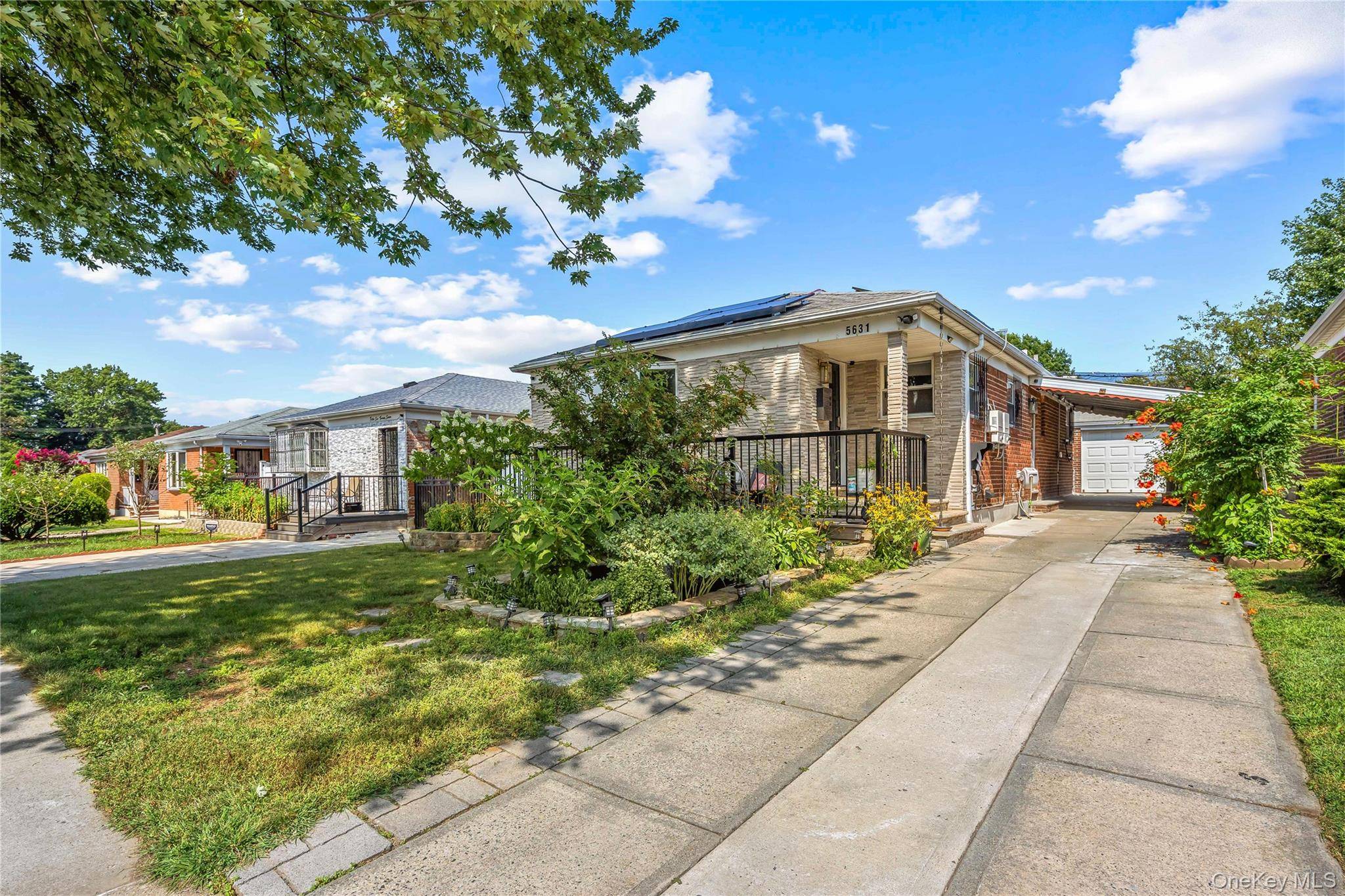 Fully Renovated Bayside Gem Located in the heart of Bayside Hills, this beautifully single family home combines modern elegance with premium upgrades for maximum comfort and efficiency.