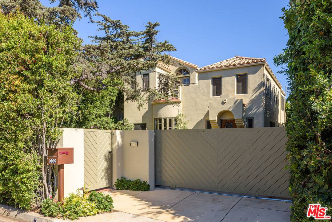 332  S Anita Ave 5BR Brentwood La