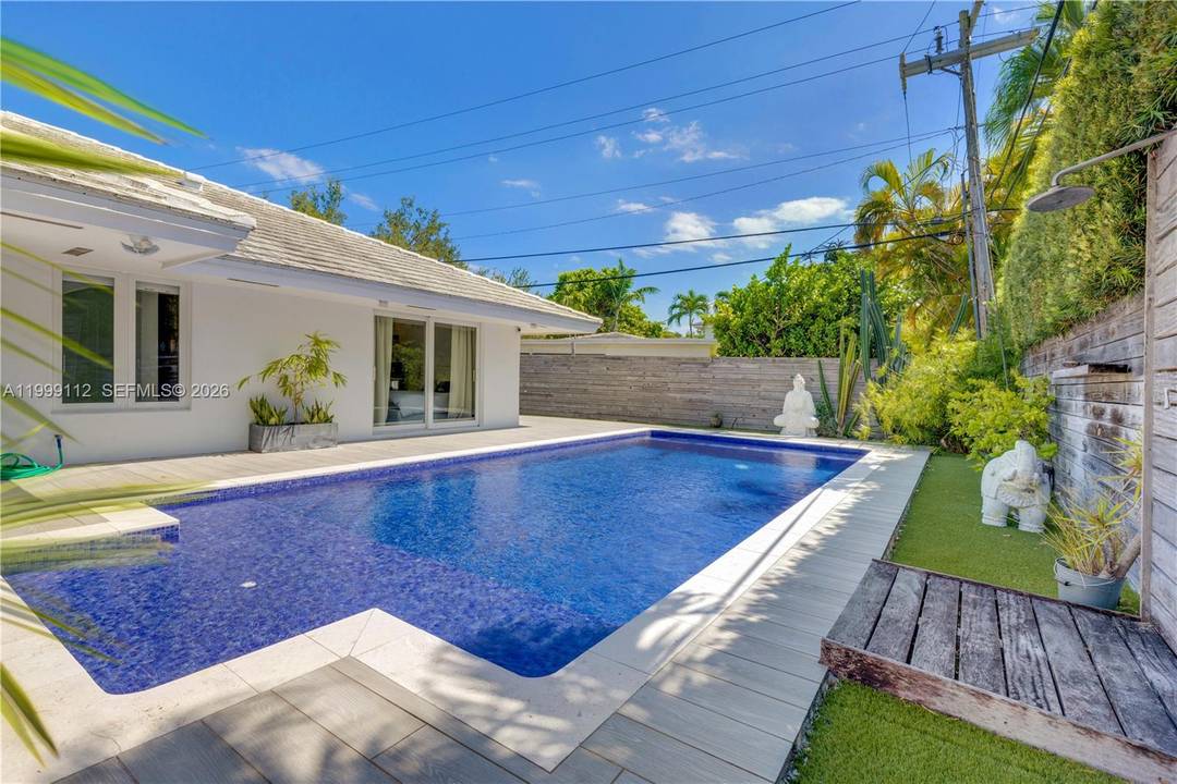 Located in one of the most exclusive residential pockets of Key Biscayne, surrounded by multi million dollar estates, this beautifully designed 5 bedroom, 4 full bathroom home offers the perfect ...
