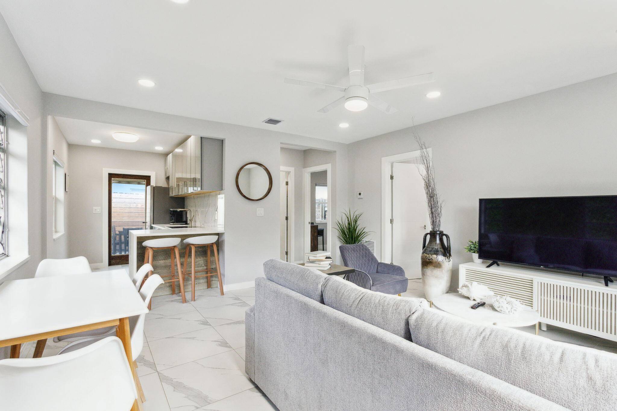 Fully renovated and beautifully 2 bed 1 bath unit in the Historic Delray Beach Marina District.