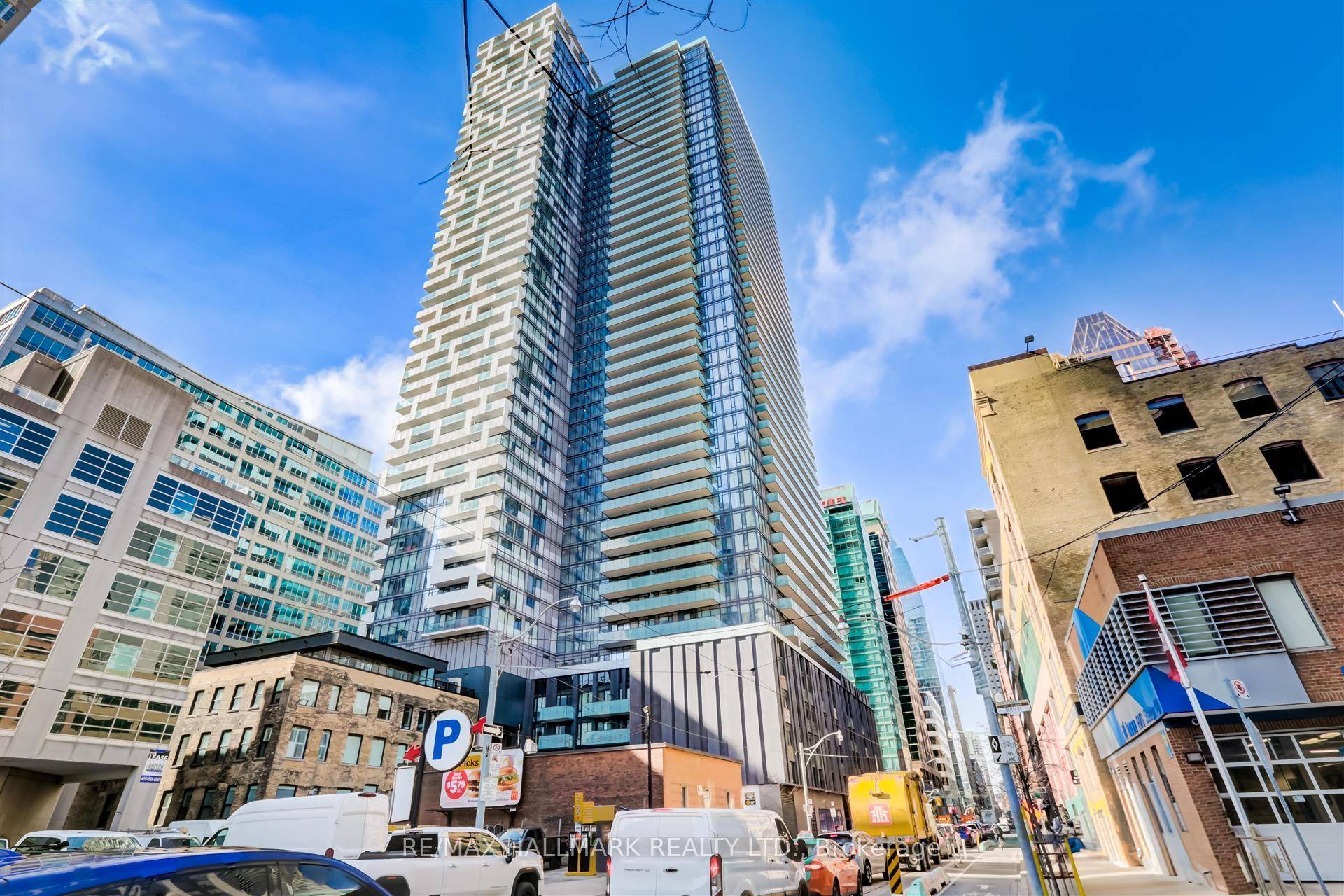 Welcome To Yonge amp ; Richmond Condominium In The Heart Of Toronto's Financial District.