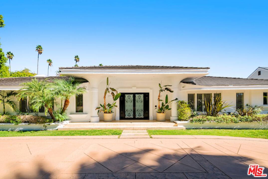 716  N Beverly Dr 6BR Beverly Hills Post Office | B.H.P.O. La