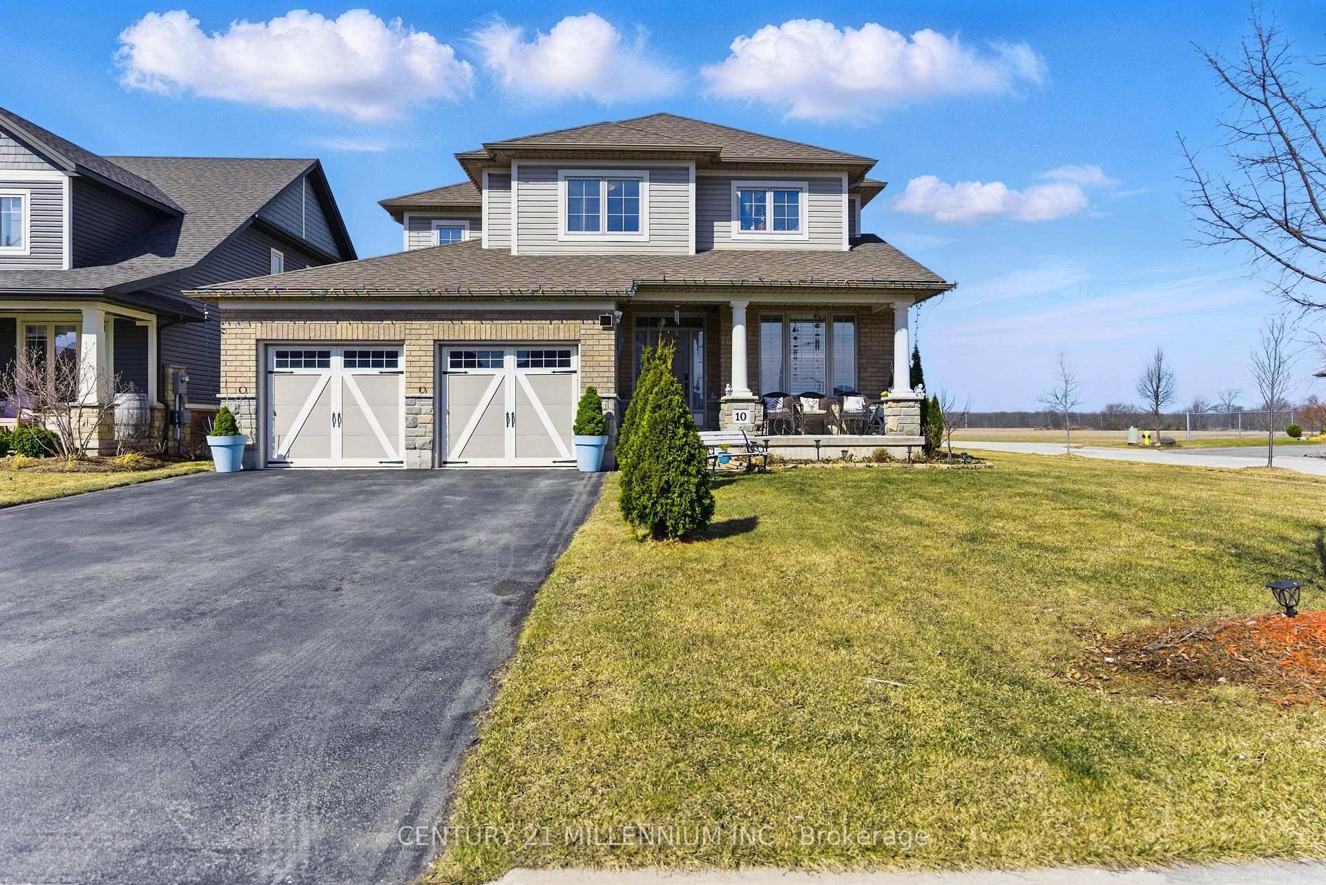 ELEGANT, UPGRADED HOUSE ON A PREMIUM RAVINE LOT IN HARVEST HEIGHTS !