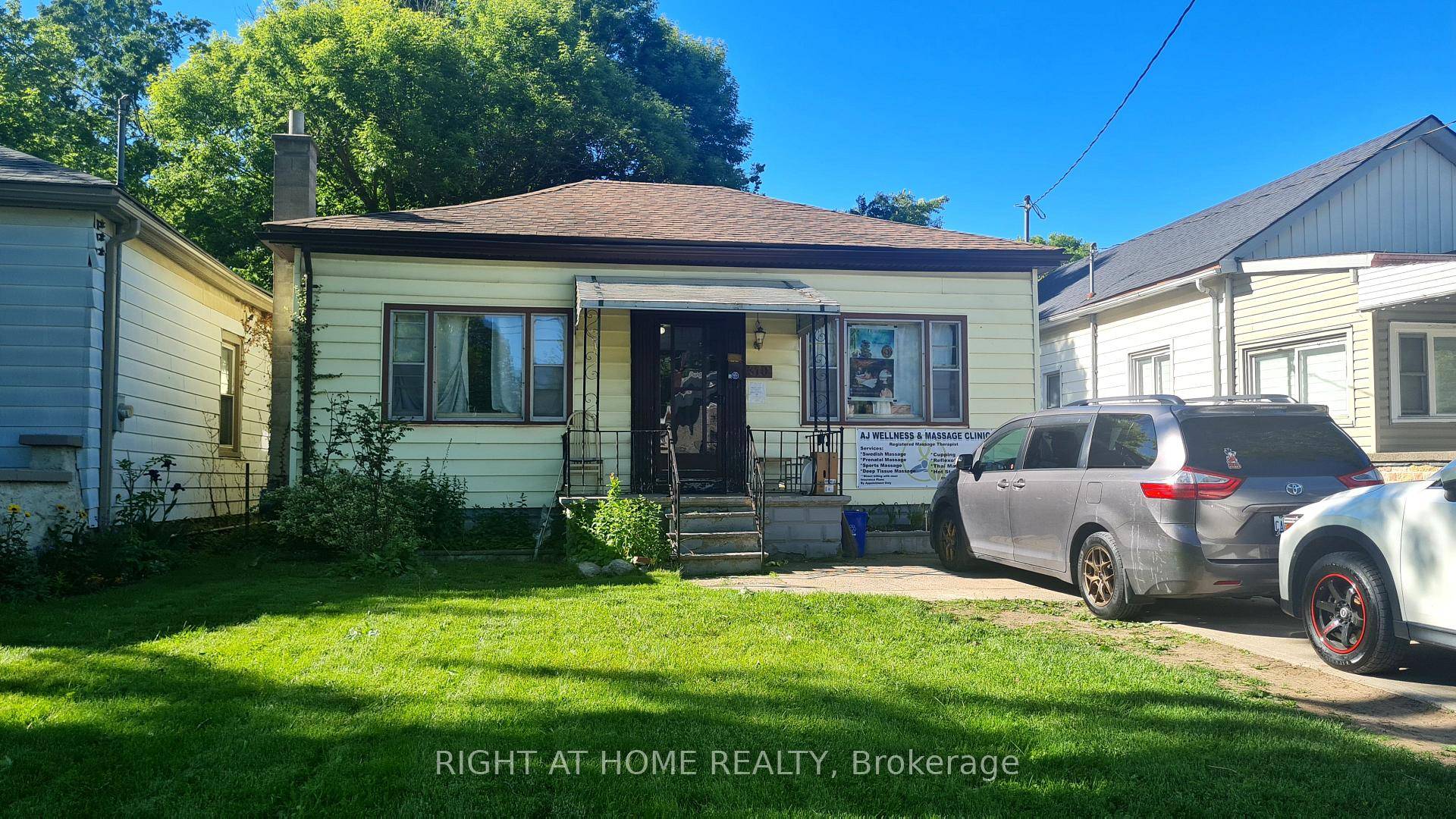 Welcome to this beautiful 3 bedroom, 2 bathroom detached bungalow.