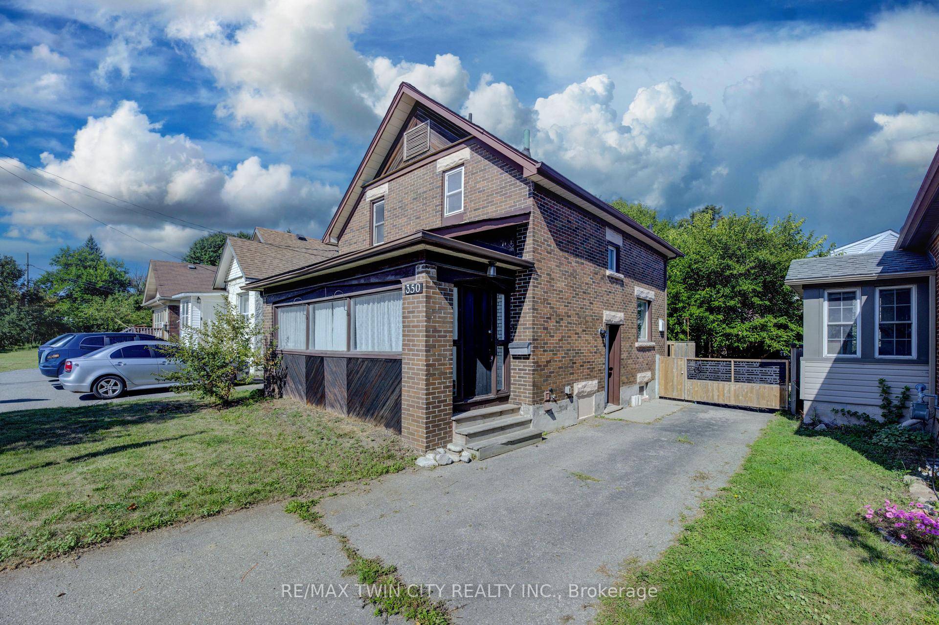 PARKING FOR 6 ! Charming 3 bedroom, 2 bathroom, 2 storey home in the heart of Kitchener !