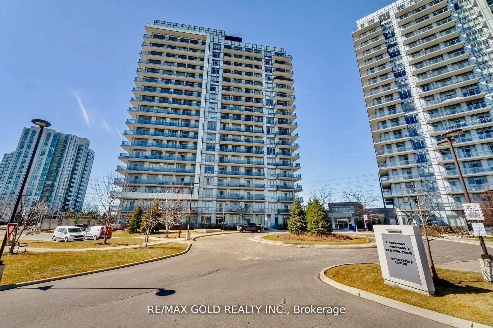Welcome to Erin Mills, 2 Bedroom, 1 Bathroom, Bright amp ; Spacious unit.