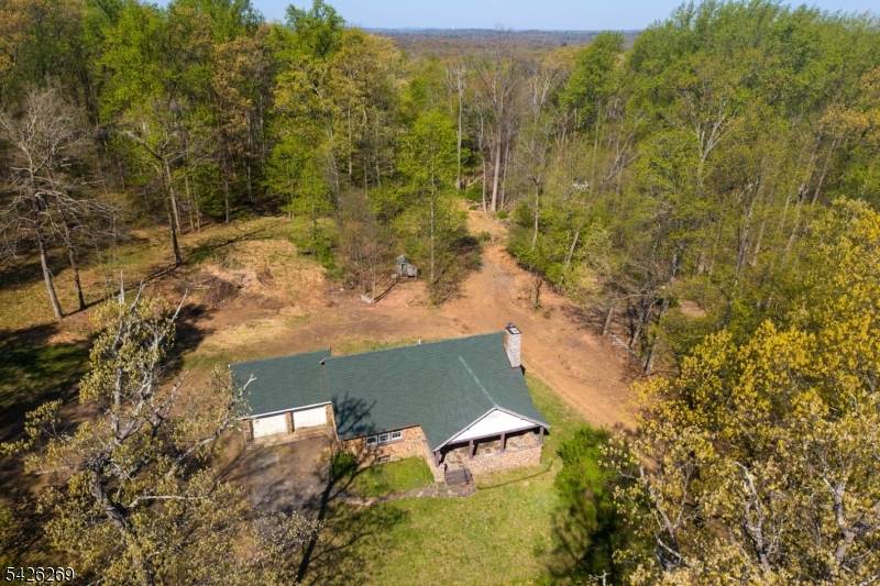 Two adjacent lots 63 and 65 Hillcrest Road being sold as one transaction 2.