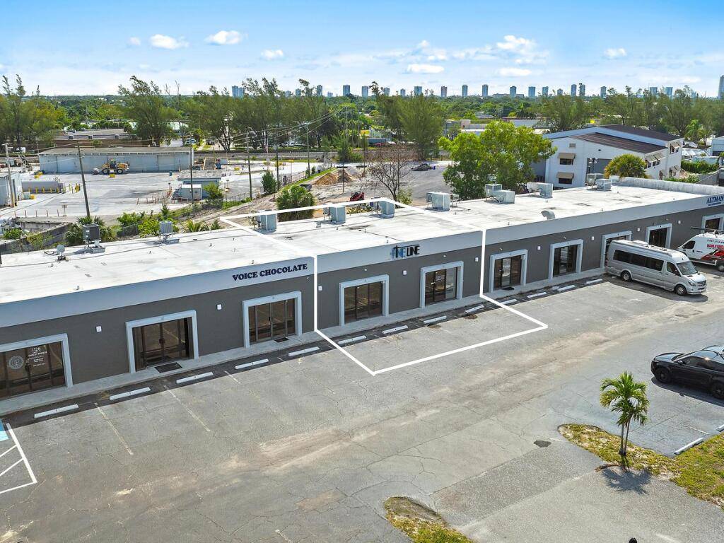 Strikingly Renovated Office Warehouse in Prime Lake Park Corridor This 3, 580 SF double unit office warehouse condo stands out in the vibrant Lake Park Business District, offering exceptional highway ...