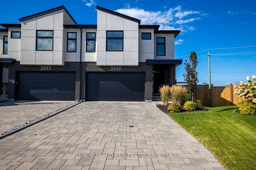 Welcome to 3919 Mitchell Crescent !