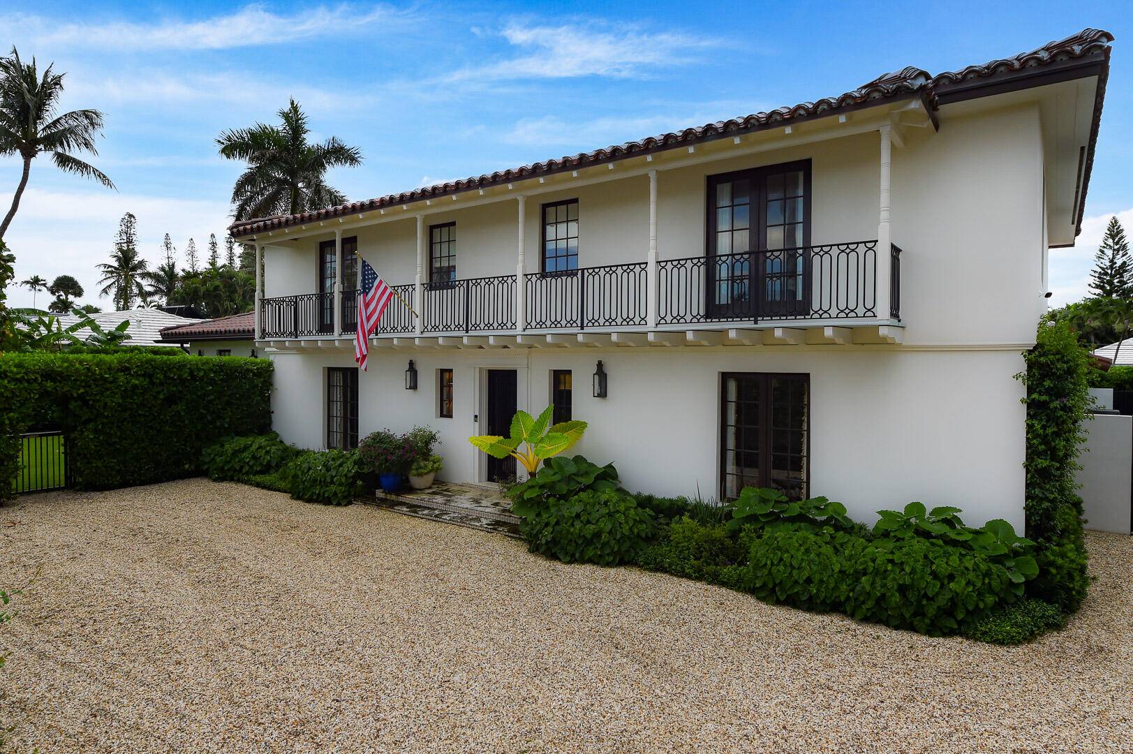 Beautiful Monterey style north end residence available for a 5 week lease term from January 9th, 2022 to February 12, 2022 at 30, 000 per week.
