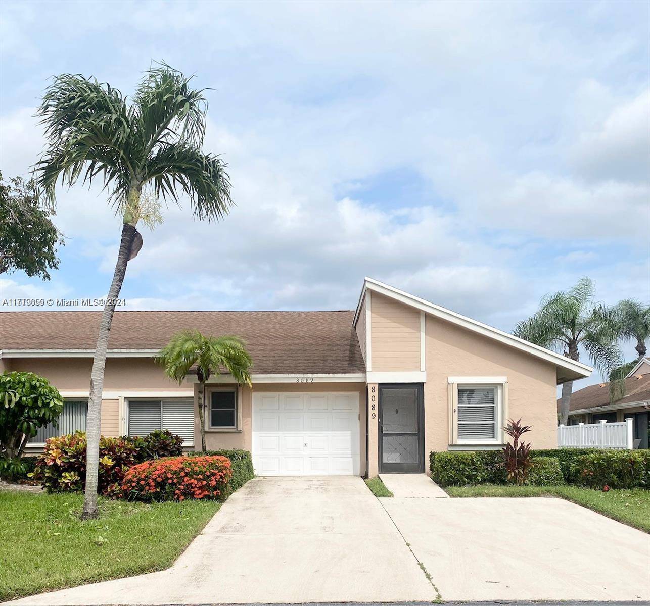 BEAUTIFUL 2BED 2BATH VILLA WITH GARAGE IN BOCA THIS CORNER UNIT IS UPDATED WITH STAINLESS STEEL APPLIANCES AND GRANITE COUNTERTOP THE VILLA HAS TILE FLOORS THROUGHOUT HURRICANE SHUTTERS THE PRIMARY ...