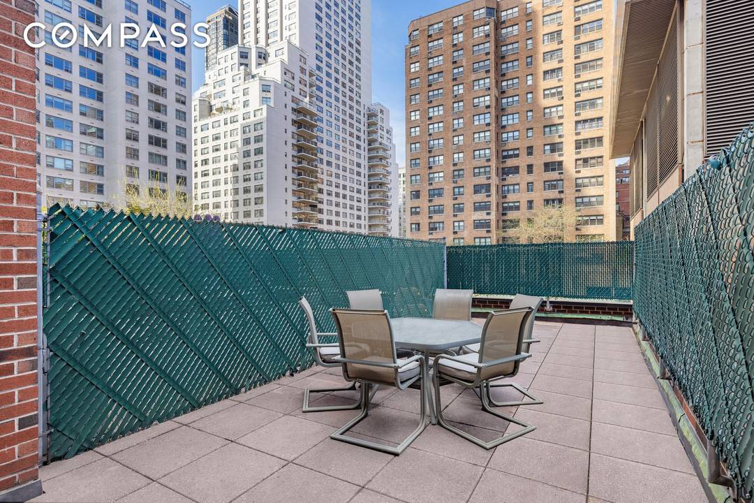 Elegant 1 Bedroom with incredibly Rare Massive Private Terrace in Prime Lenox Hill Welcome to this exceptional 1 bedroom, 1 bathroom residence at 301 East 62nd Street, perfectly situated in ...