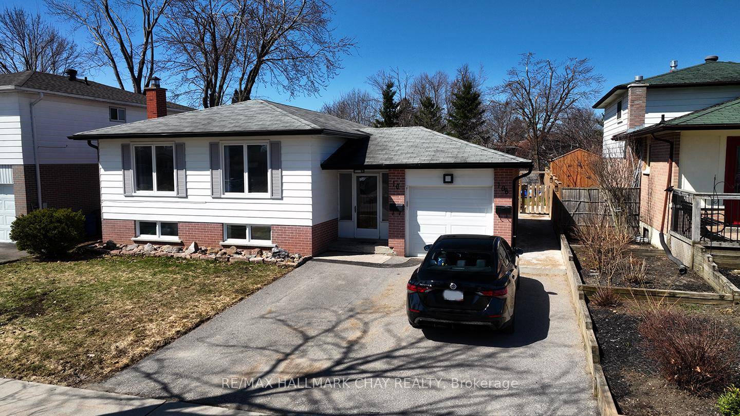 Exceptional Investment Opportunity, Legal Duplex in Barries Sought After North End Welcome to 10 Glenecho Dr, a raised bungalow and legal duplex ideally situated near Georgian College, Royal Victoria Hospital, ...