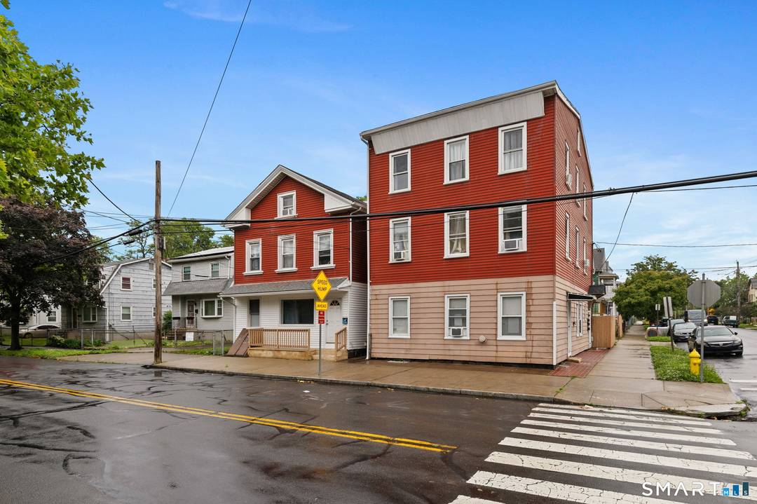 Fully stabilized and well maintained 5 unit multifamily delivering immediate cash flow and operational stability.