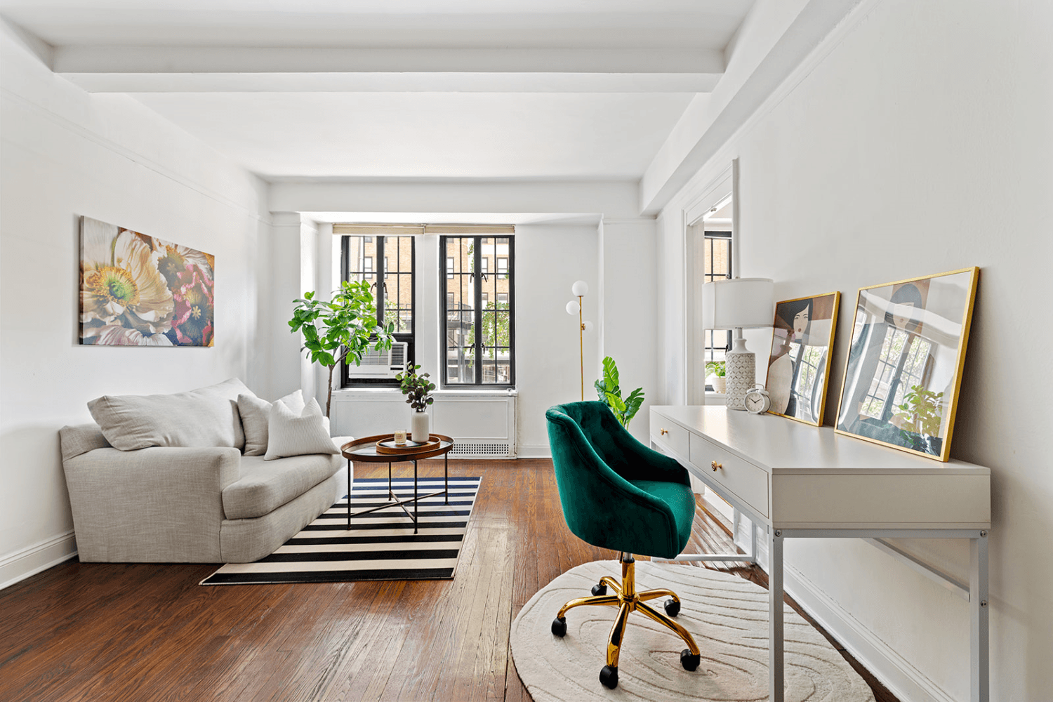 Welcome to the most charming studio in Chelsea !