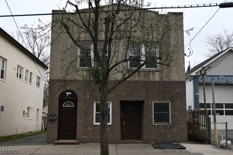 Welcome to this fantastic two family property in the amazing Rahway neighborhood !