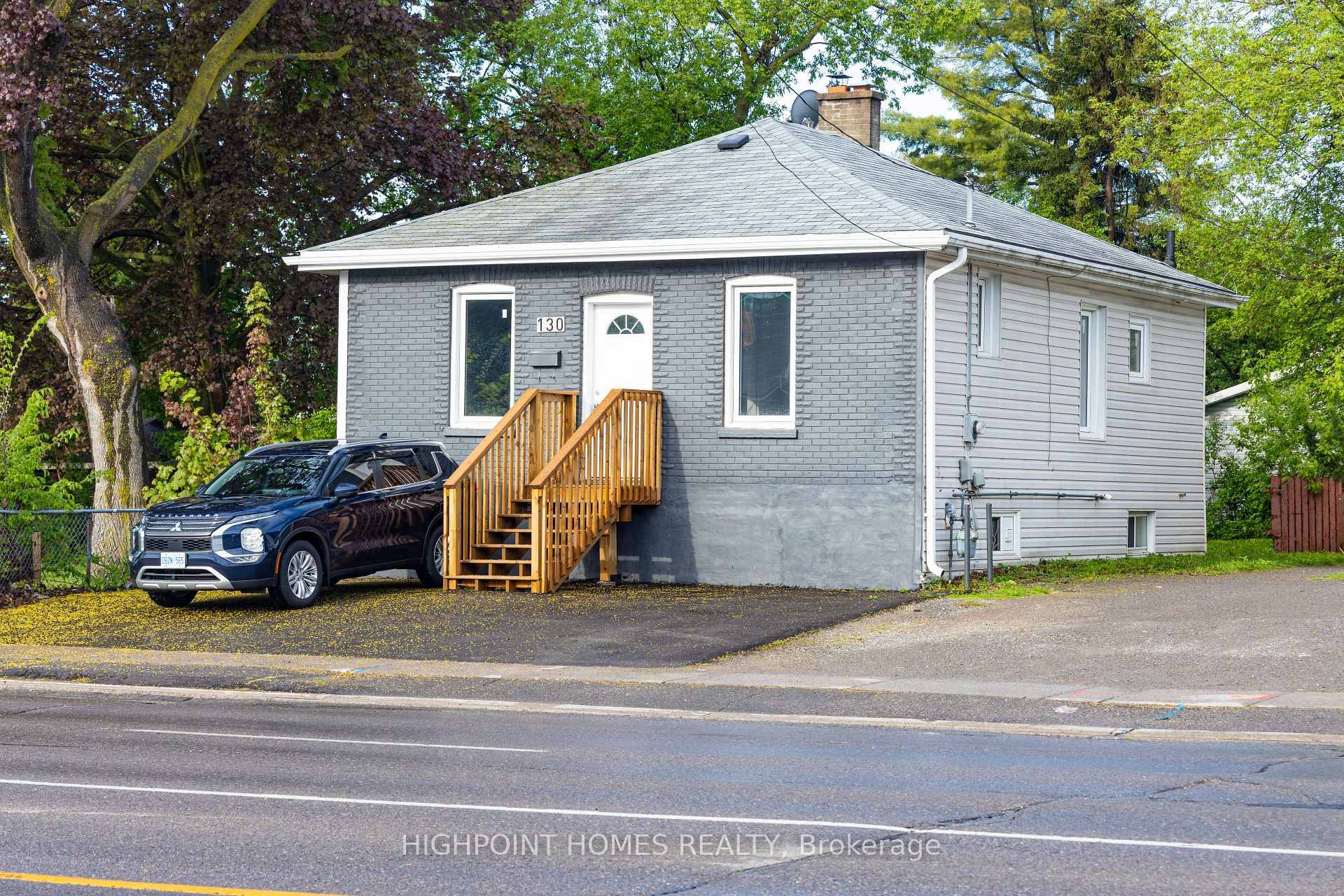 Charming Detached Property located in the central location of Oshawa.