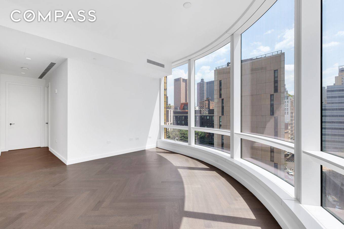 Tribeca Luxury One Bedroom Condo in Iconic Skyscraper Oasis Investment Opportunity Only Please note there is a tenant in place until March 20, 2026, and we require at least 48 ...