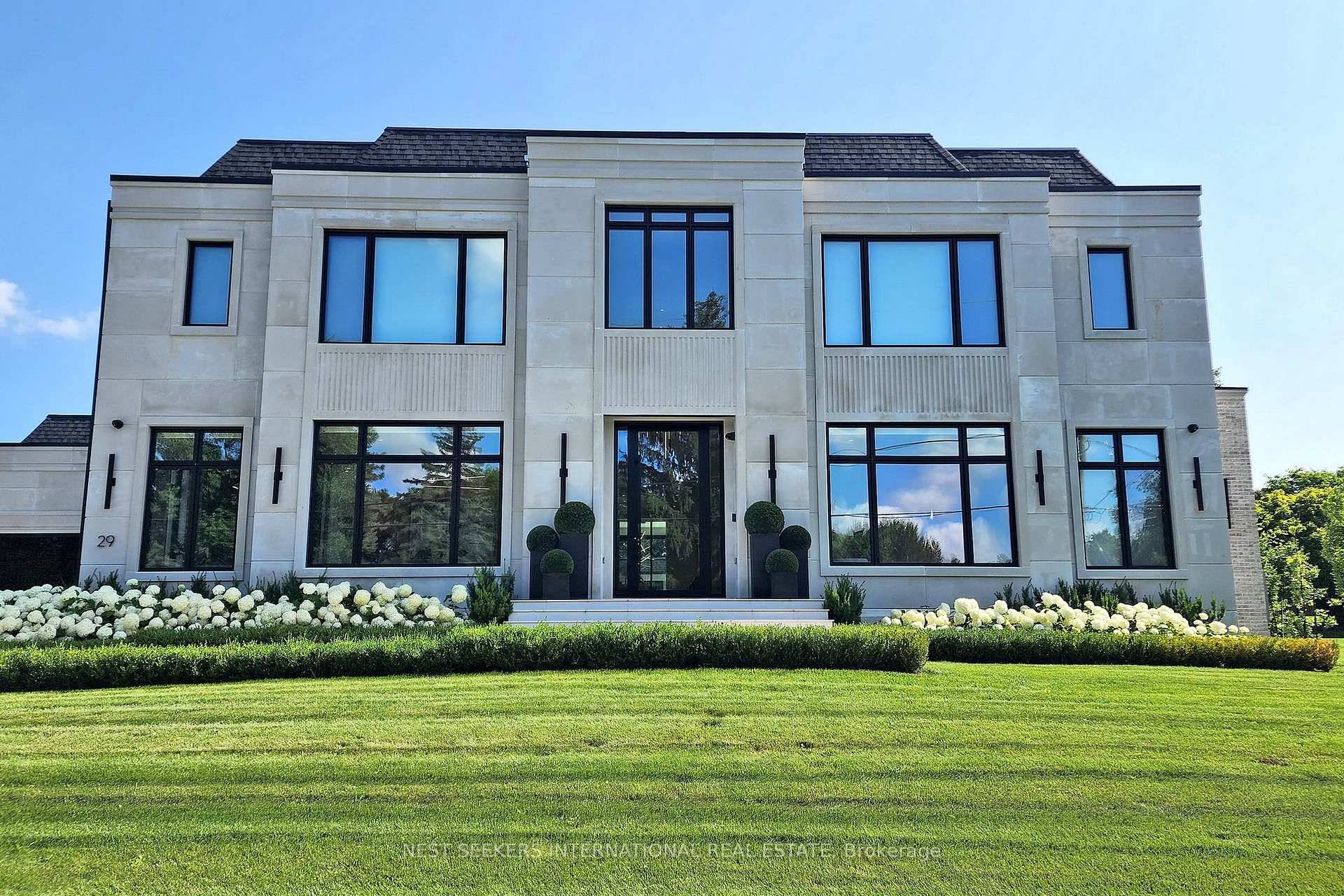 An extraordinary residence where timeless contemporary design meets uncompromising craftsmanship.