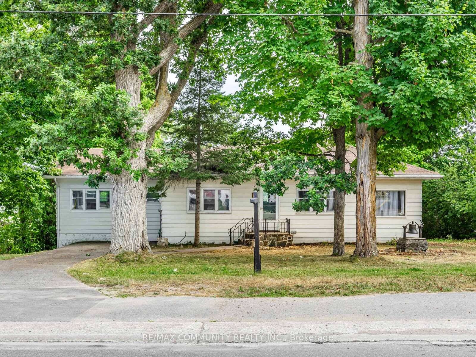 Welcome to 36 North Street, located in the picturesque village of Bobcaygeon, just approximately 1.