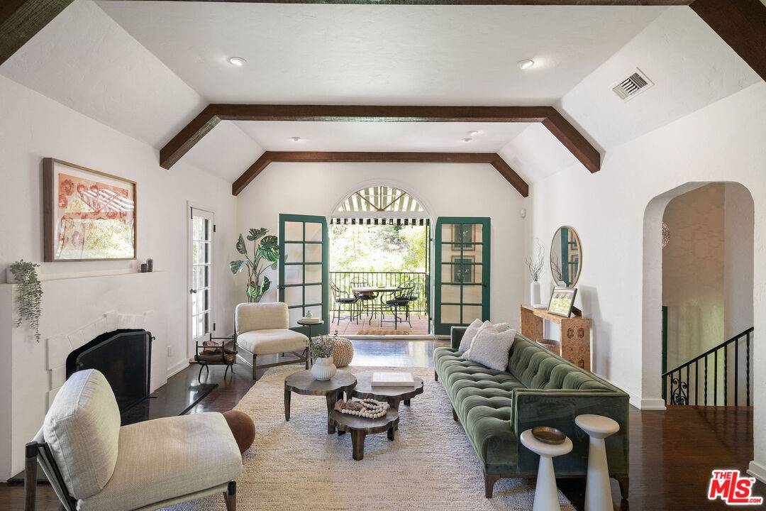 2789   Westshire Dr 4.0 Hollywood Hills East LA