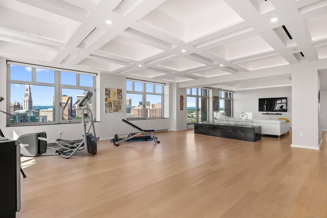 Stunning Penthouse ! State of the art, with 360 views of the Capital City and beyond !