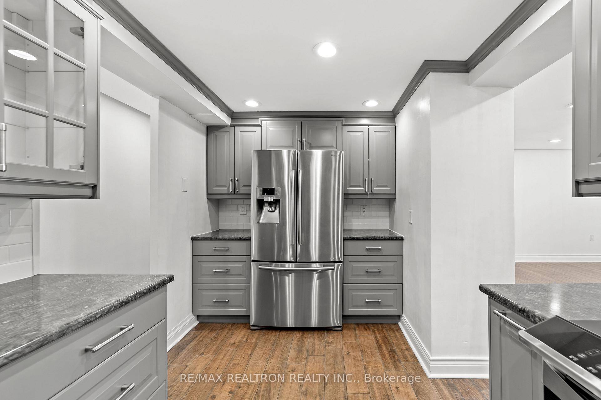 Located in the heart of North York, this spacious 1, 295 sq.