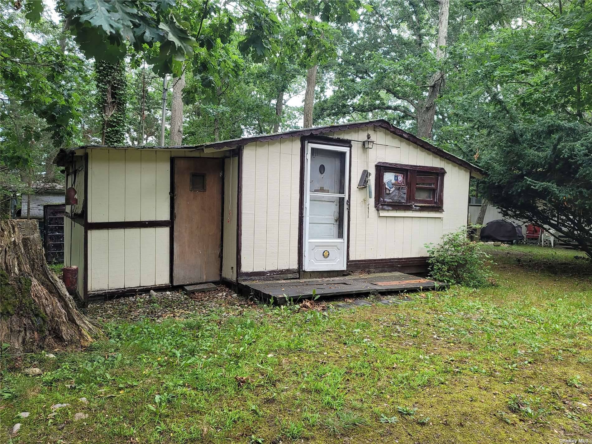 Seasonal Cottage located in Hulse Landing Cottage community.