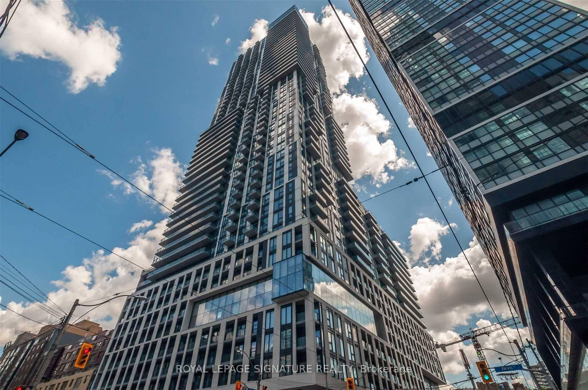 Lake Views ! ! See The Sunrise Over The Lake !