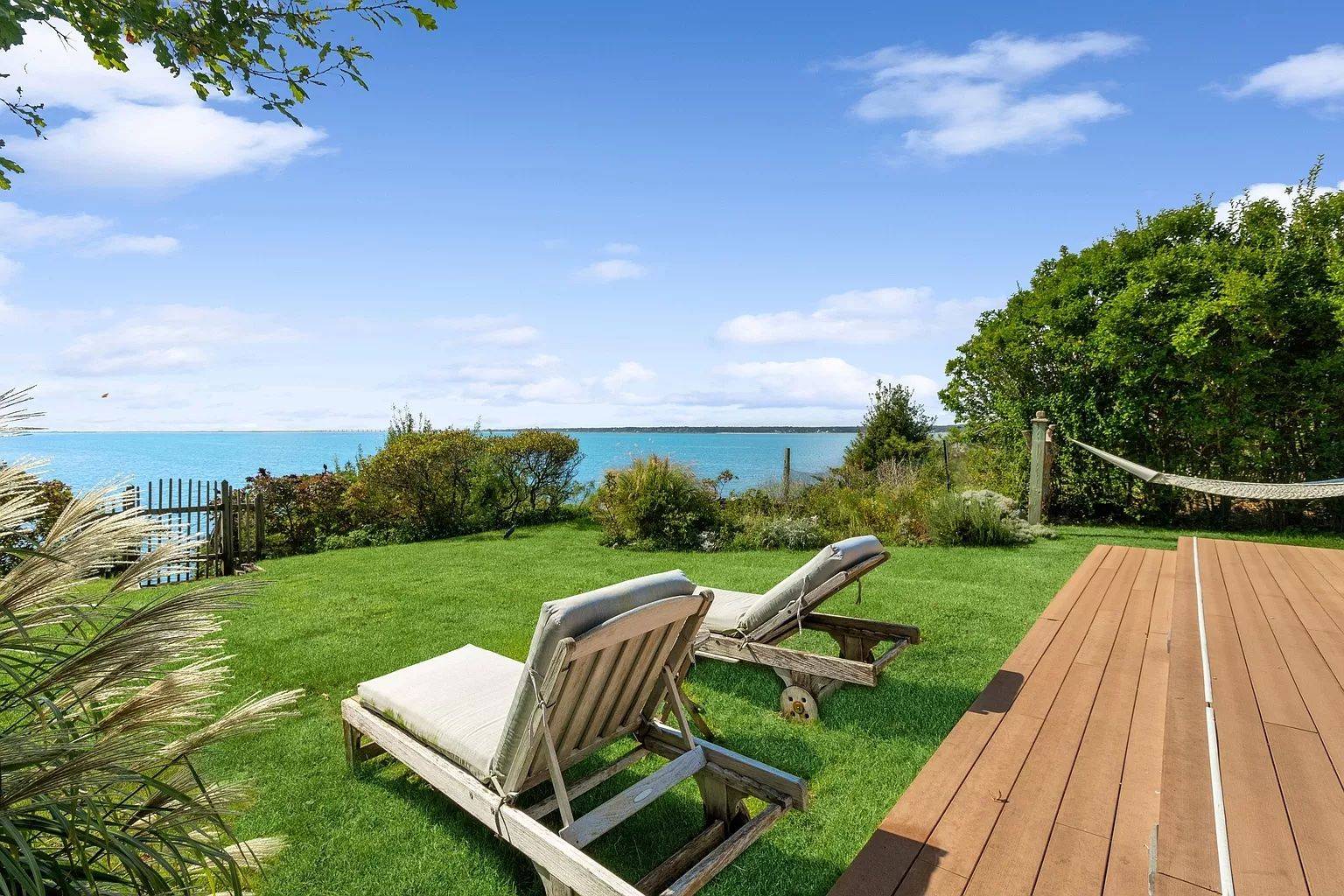 Bayfront Heaven - Stylish 3 Bed on the Bluff With Private Beach