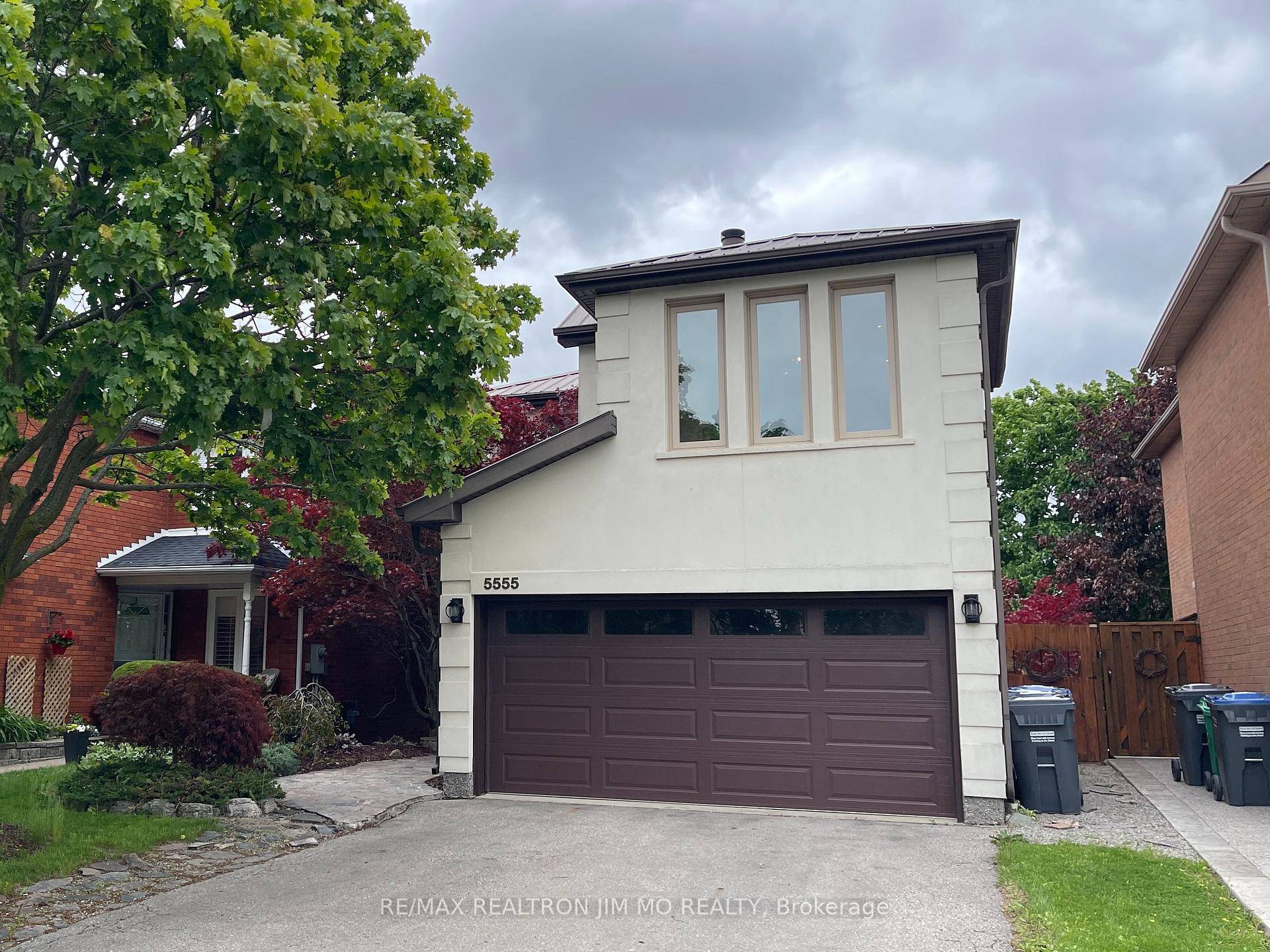 Urban Sophistication Meets Muskoka Charm in the Heart of Mississauga.